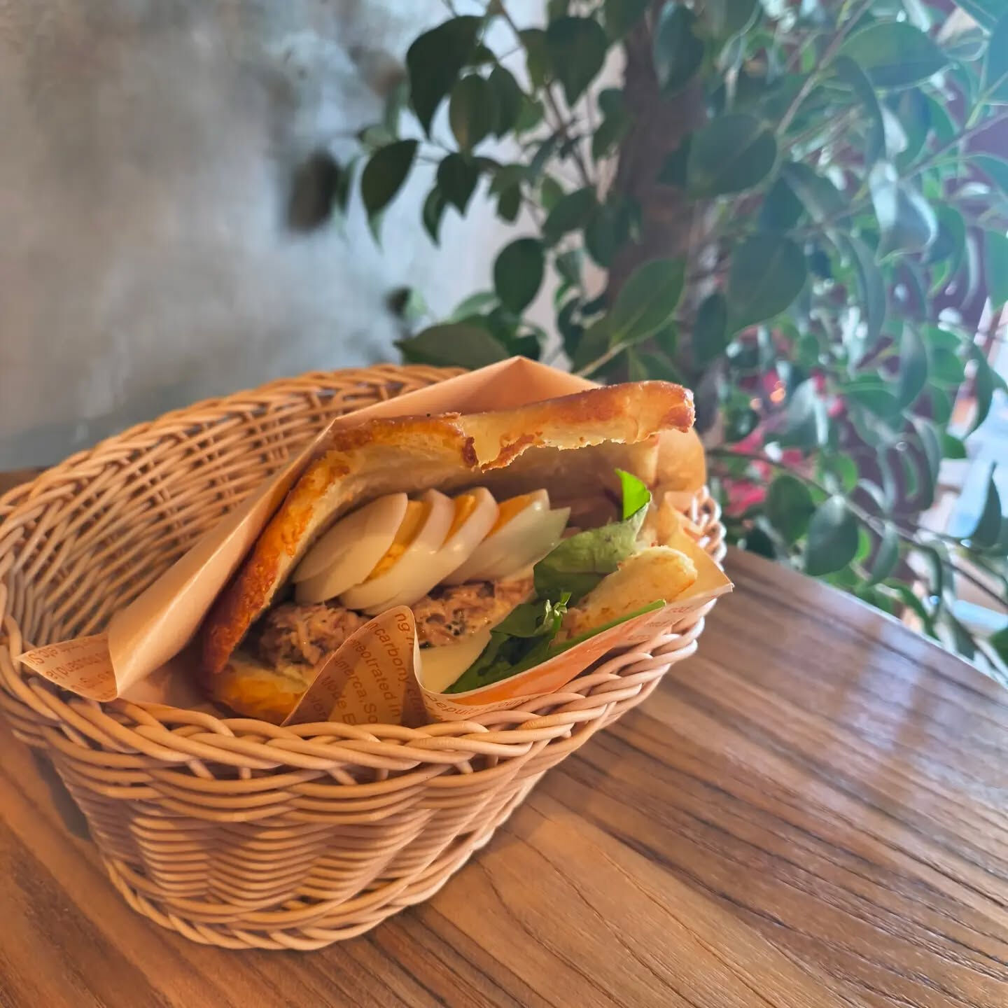 こんにちは、鶴見区にあるコーヒーショップです